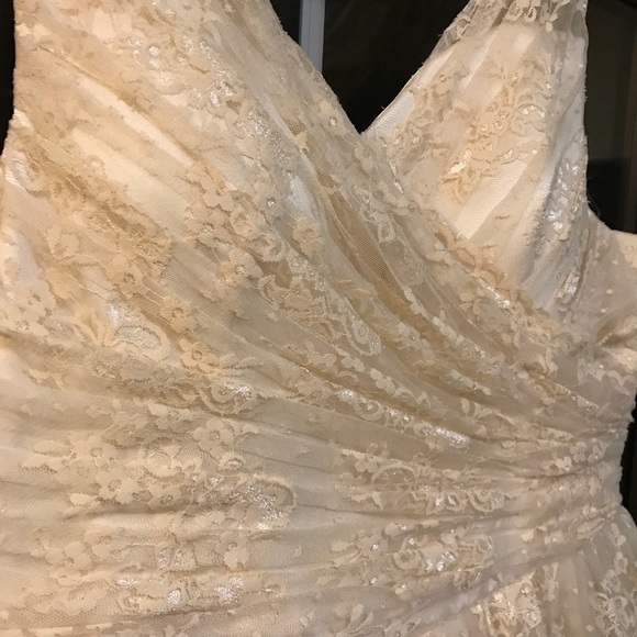 Full length lace dress - Picture 2 of 4